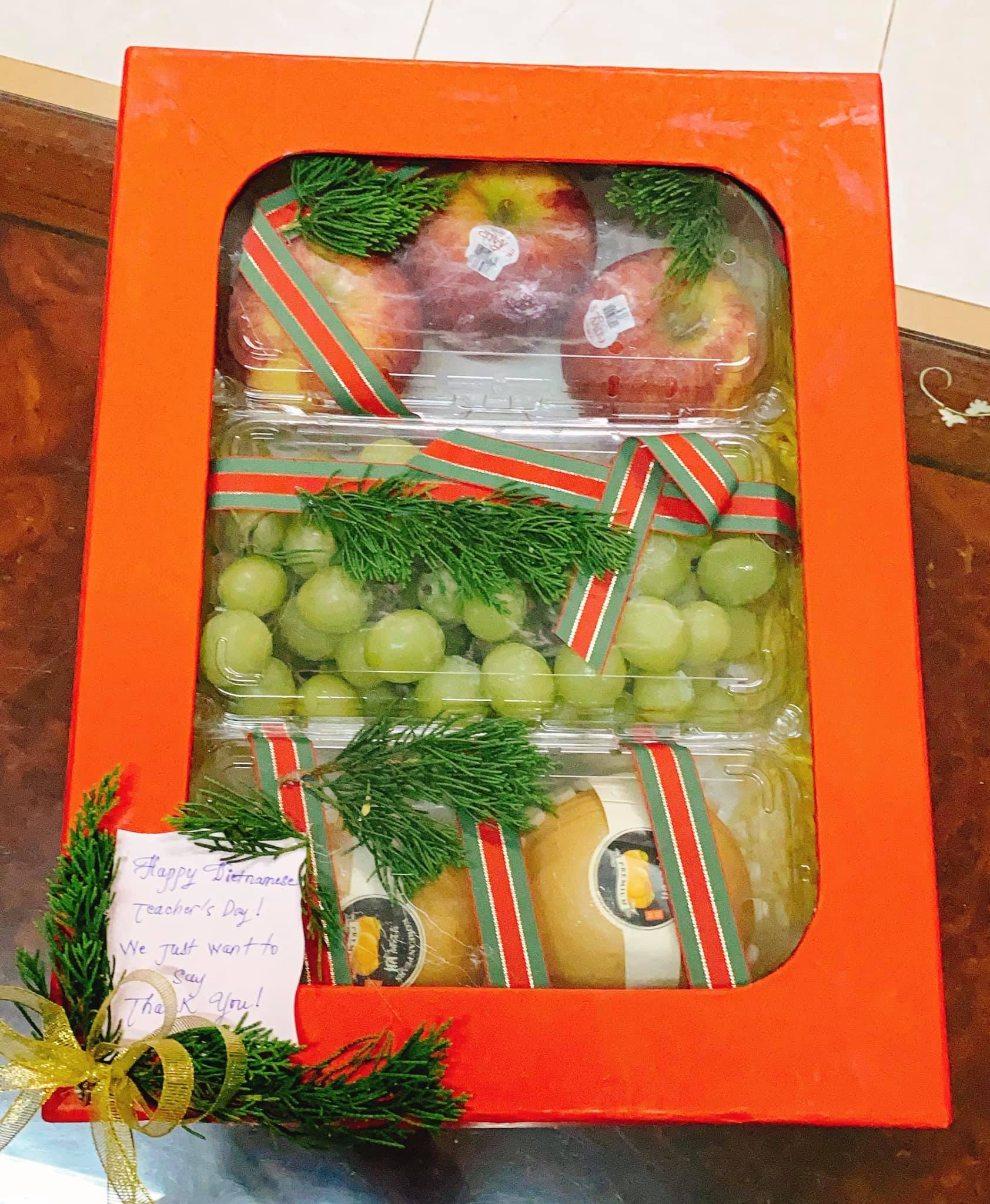 HỘP QUÀ TRÁI CÂY 20/11 TẶNG THẦY GIÁO