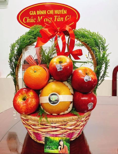 VÌ SAO NÂN TẶNG GIỎ TRÁI CÂY?