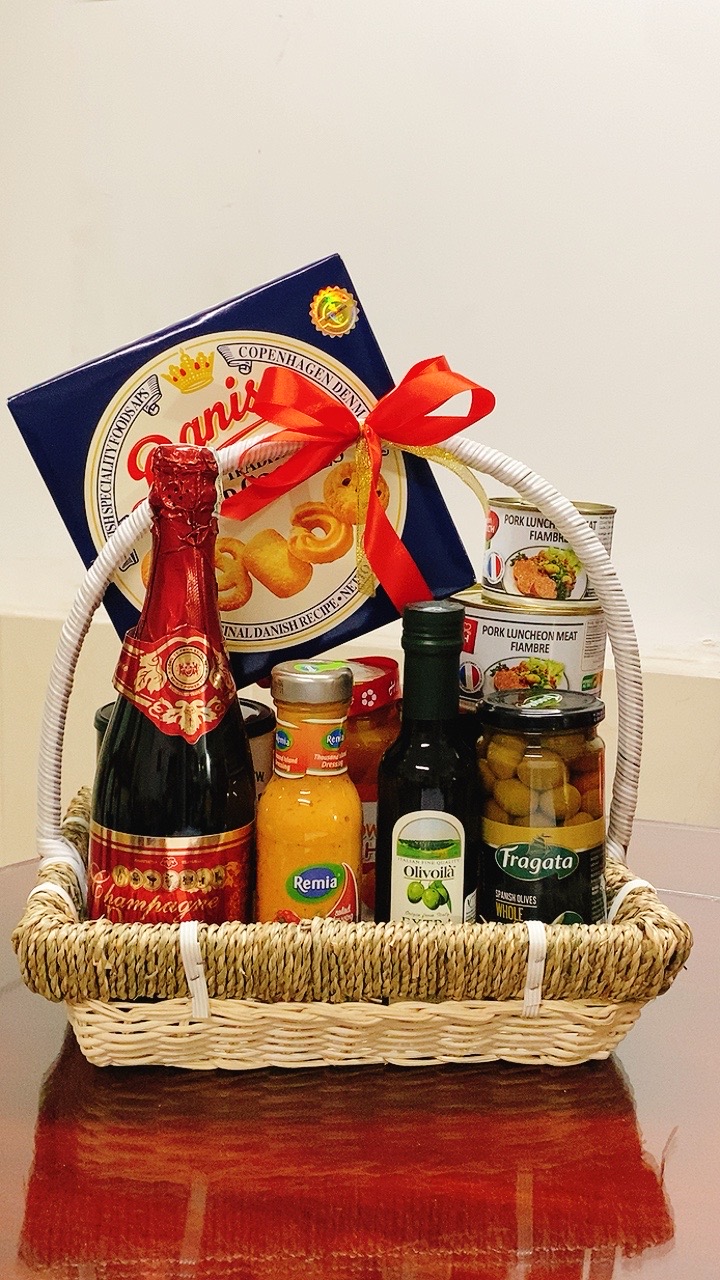 BIẾU QUÀ GÌ CHO BỐ MẸ NGÀY TẾT