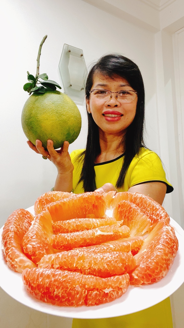 CÁCH CHỌN BƯỞI DA XANH RUỘT ĐỎ CHÍN CÂY 