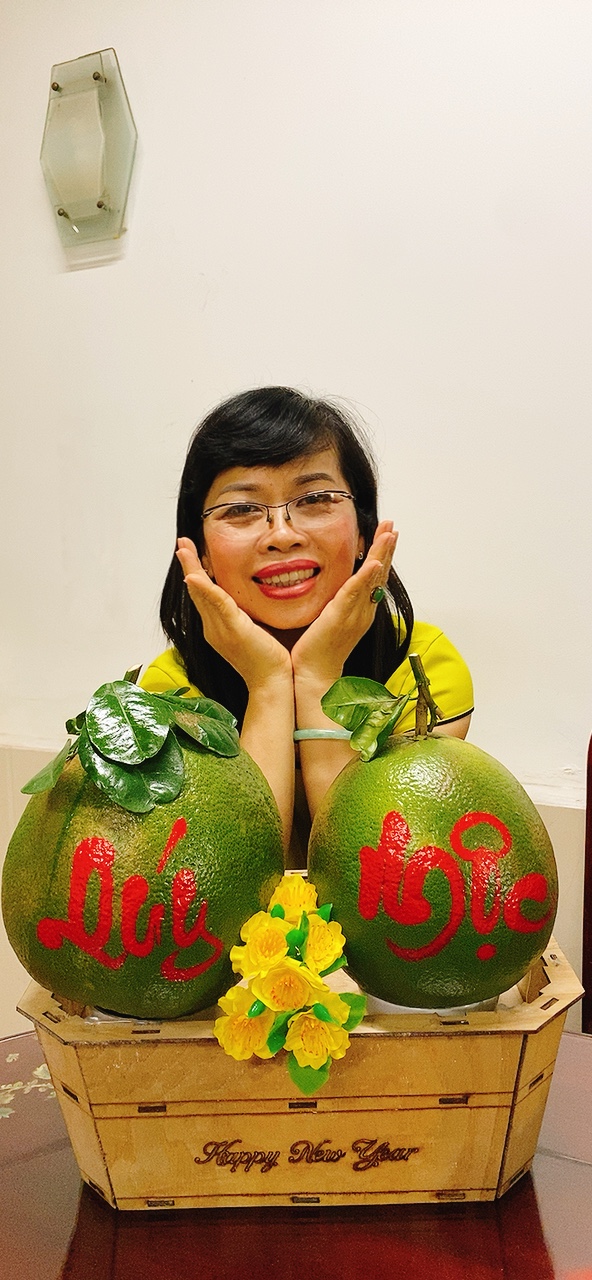 VIẾT THƯ PHÁP TÊN DOANH NGHIỆP LÊN TRÁI CÂY