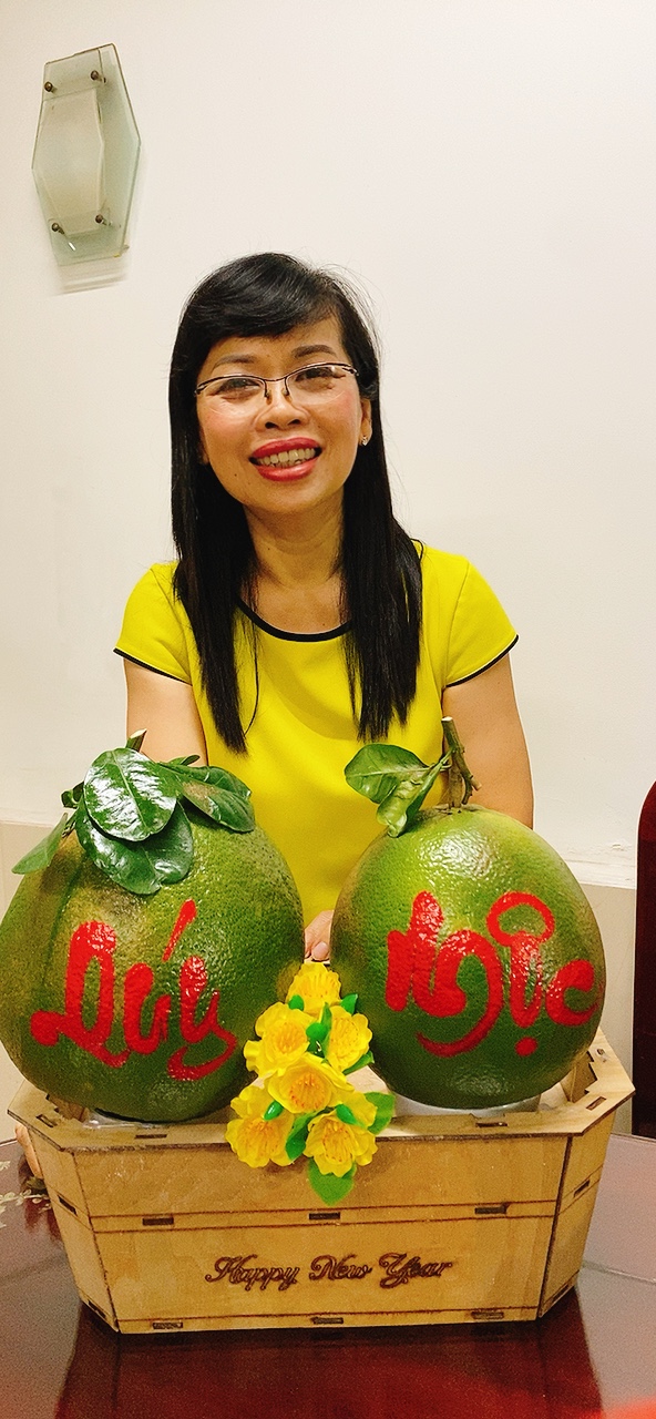 VIẾT THƯ PHÁP TÊN DOANH NGHIỆP LÊN TRÁI CÂY